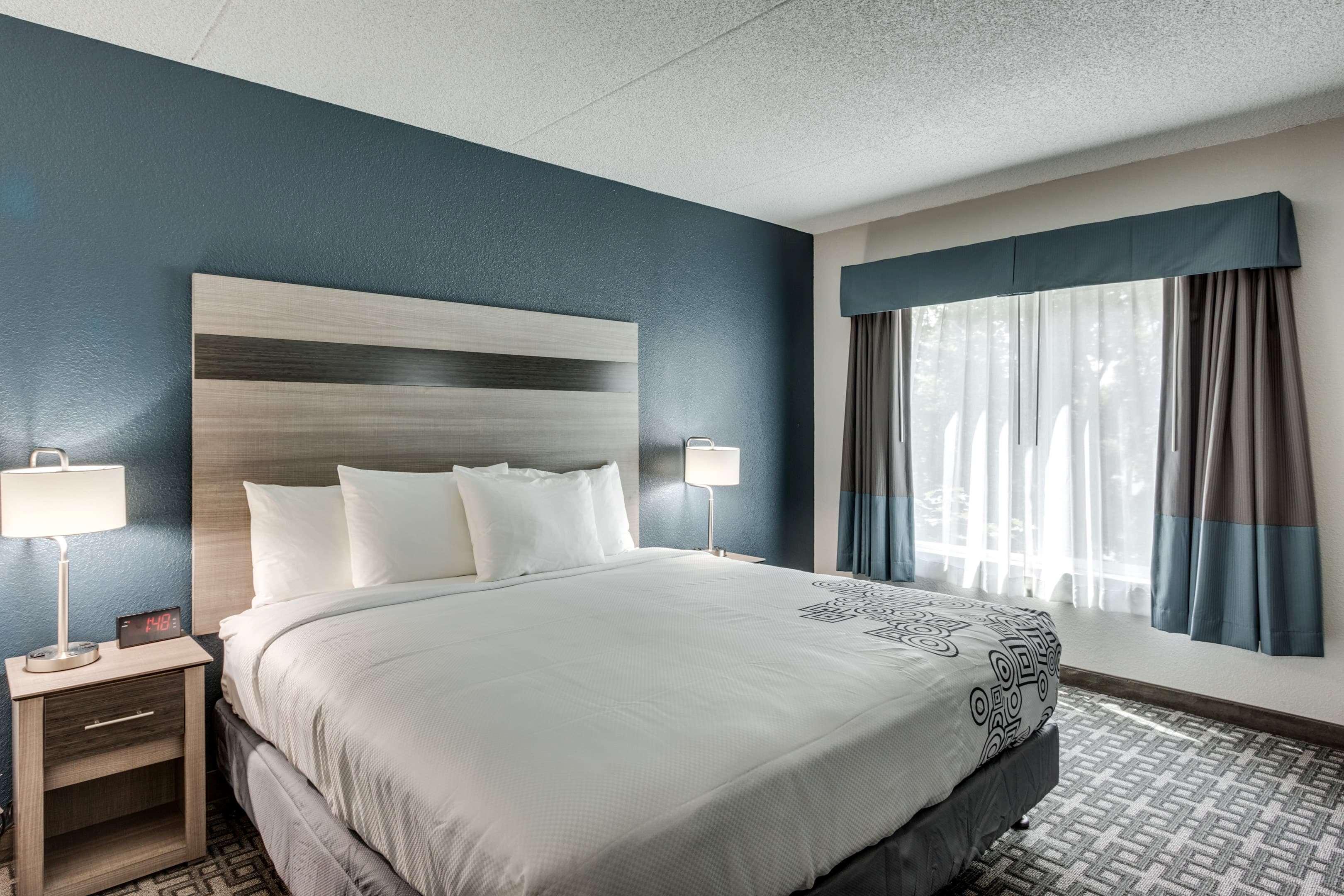 Days Inn & Suites By Wyndham Spokane Extérieur photo