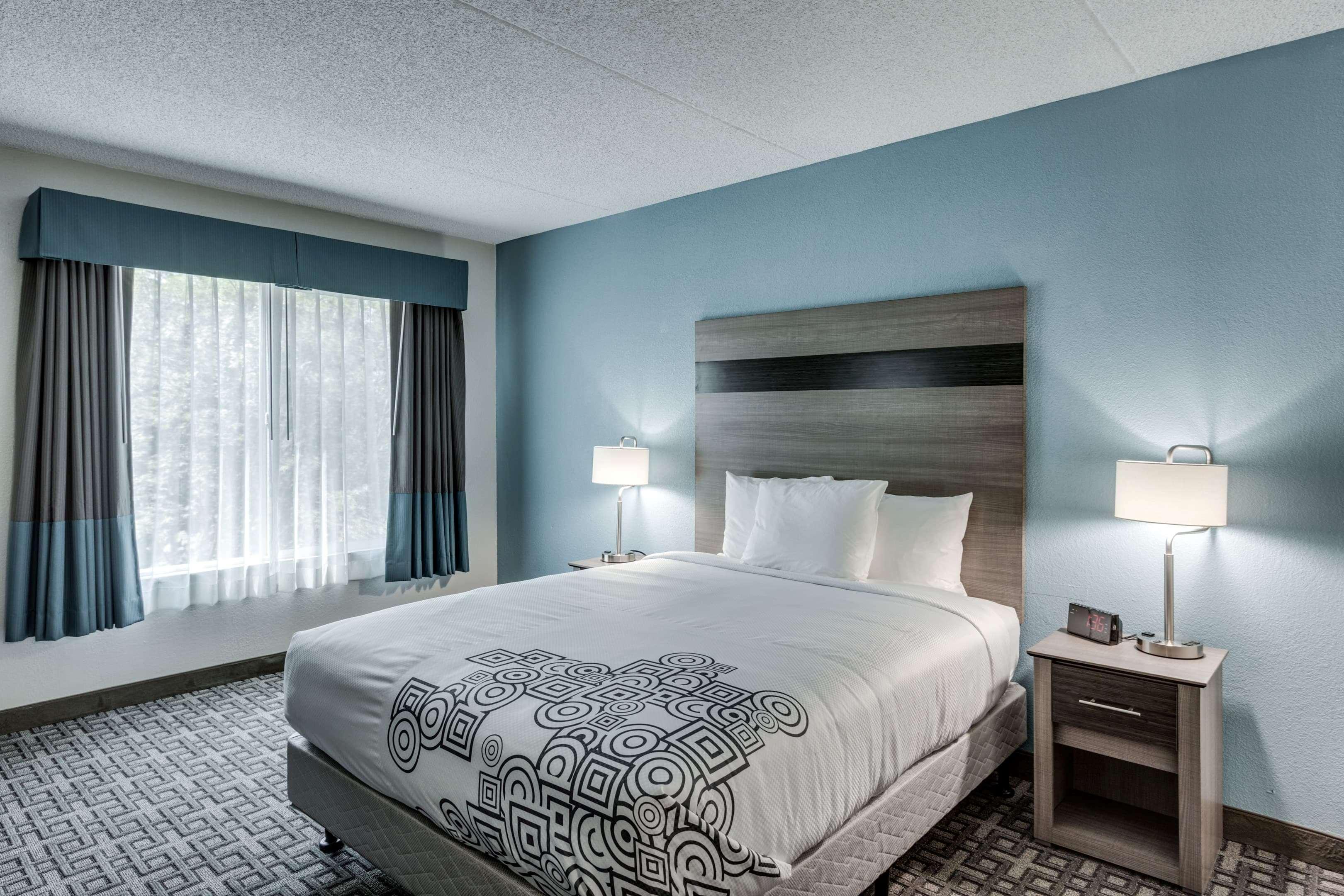 Days Inn & Suites By Wyndham Spokane Extérieur photo