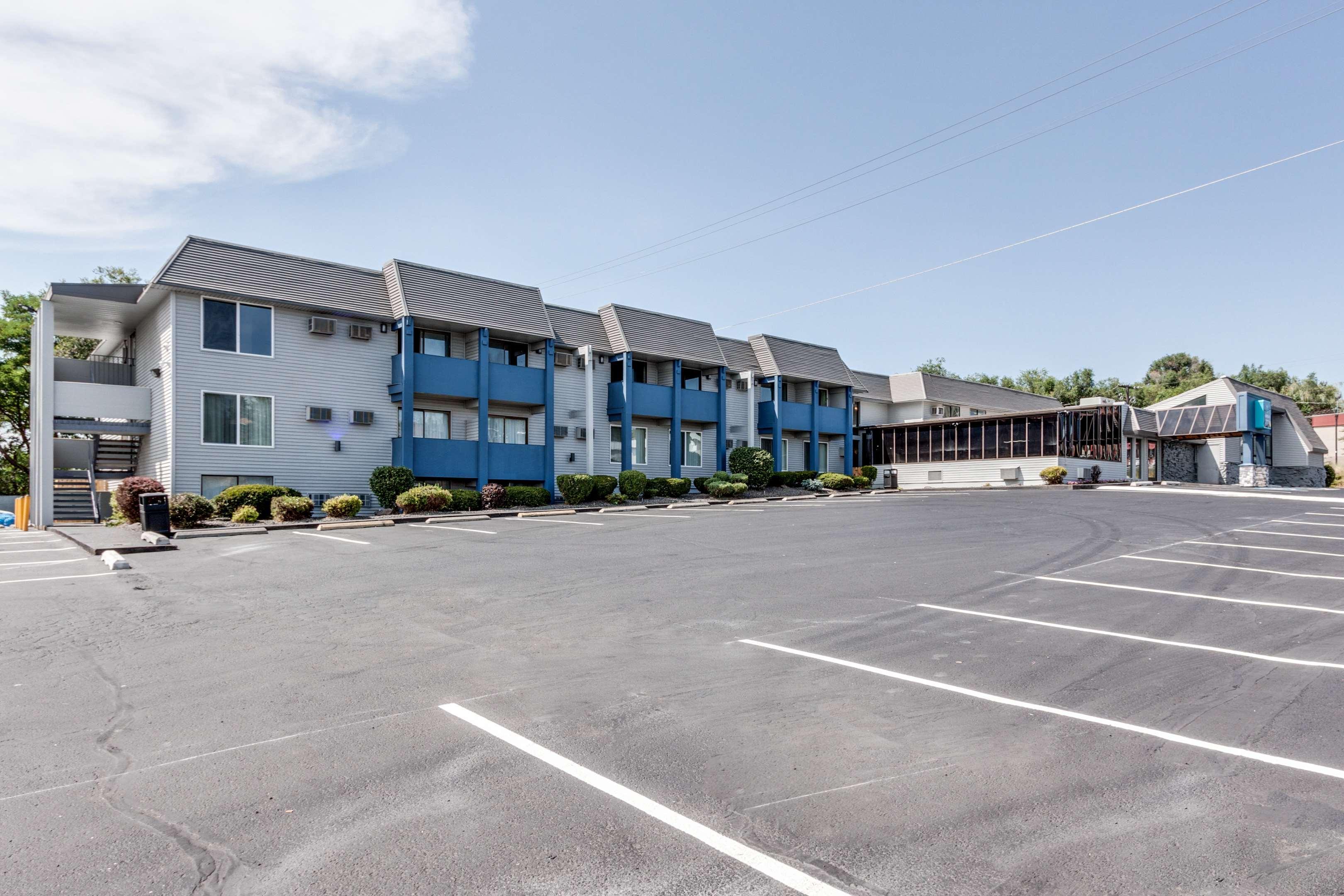Days Inn & Suites By Wyndham Spokane Extérieur photo