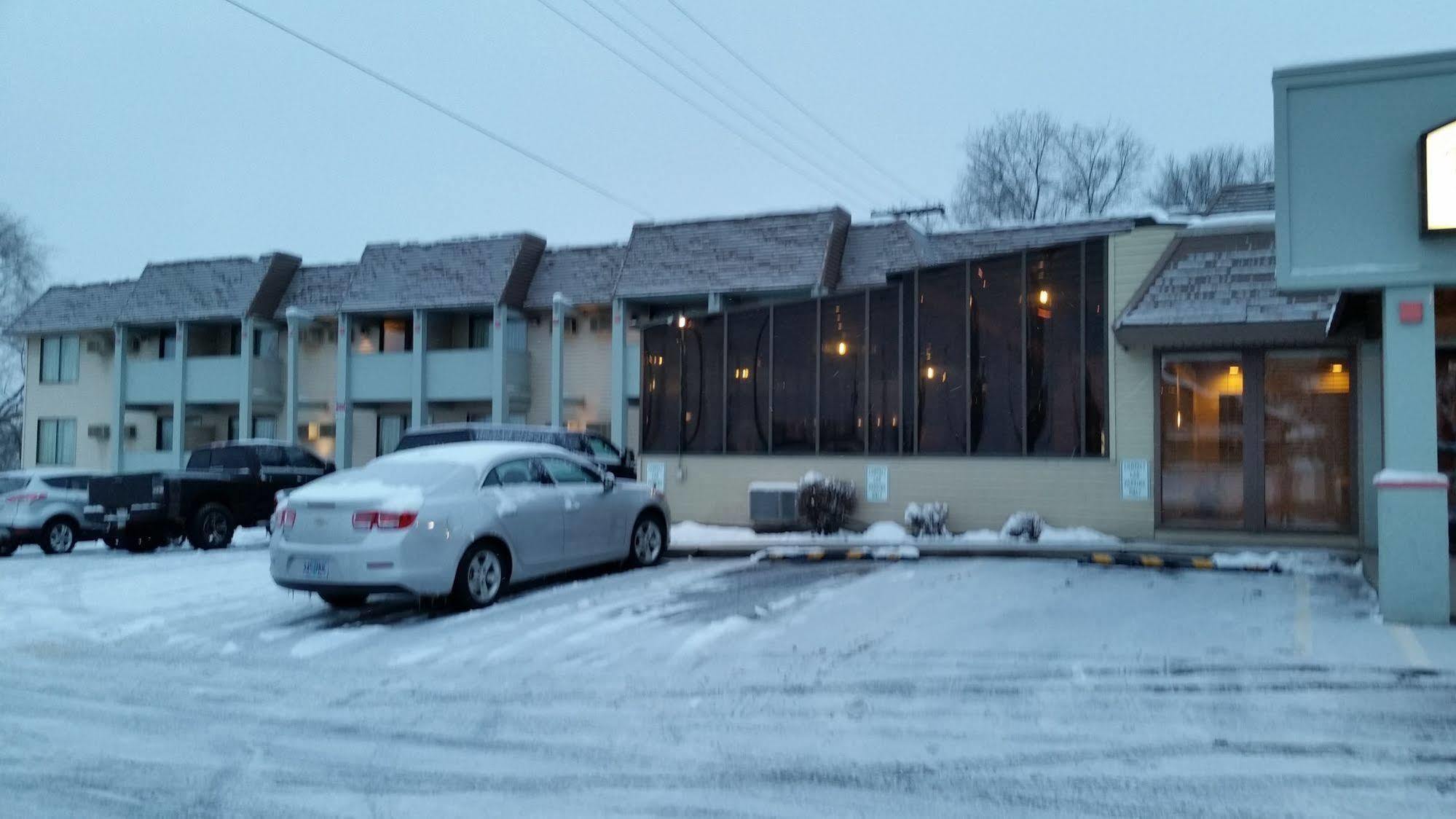 Days Inn & Suites By Wyndham Spokane Extérieur photo